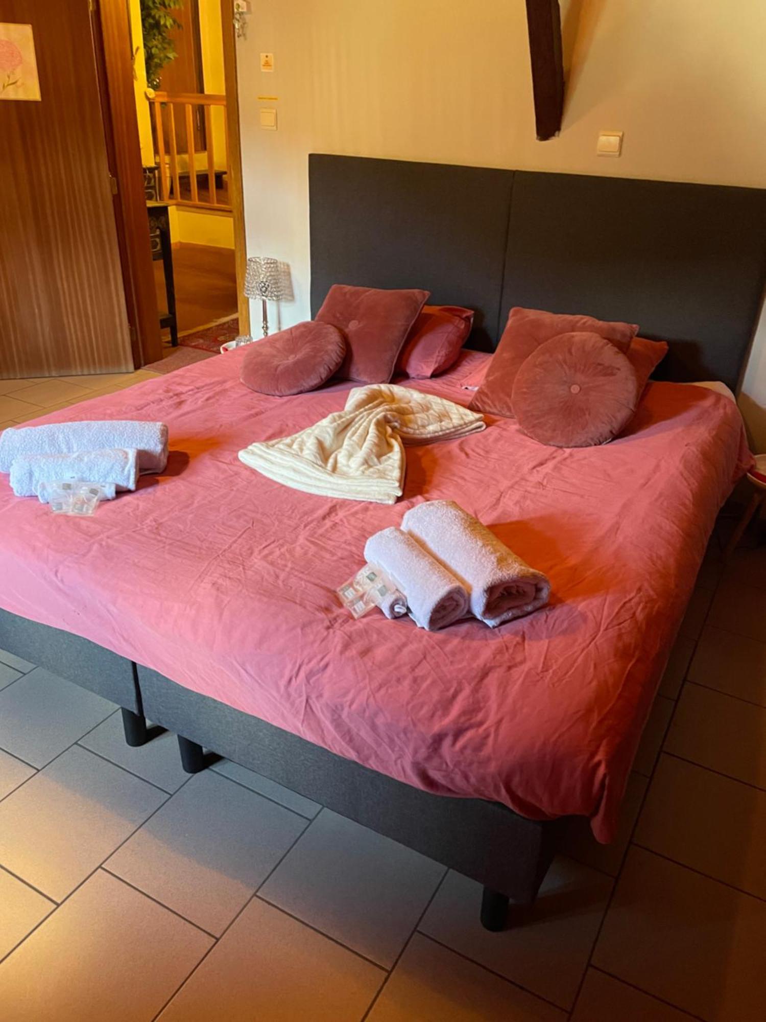 B&B Foret D'Animaux Bouillon Luaran gambar